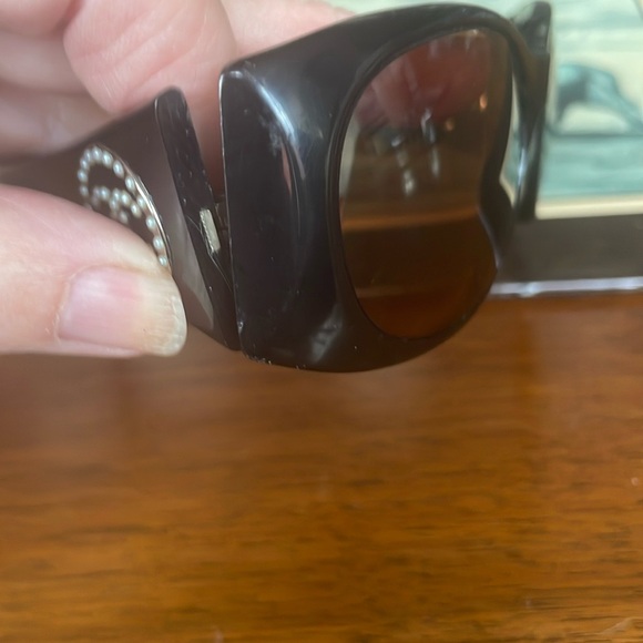 🌟🌟HOST PICK🌟🌟Chanel Black Sunglasses has a prescription in them, - Picture 8 of 9